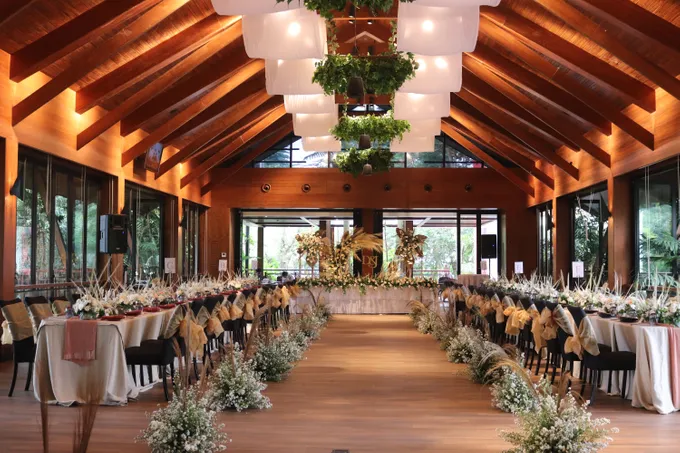 Choosing Between Indoor And Outdoor Venues: What Works Best?